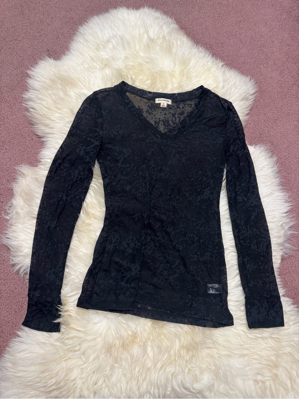 Small black long sleeve thin y2k top shirt blouse v neck outfit stretch